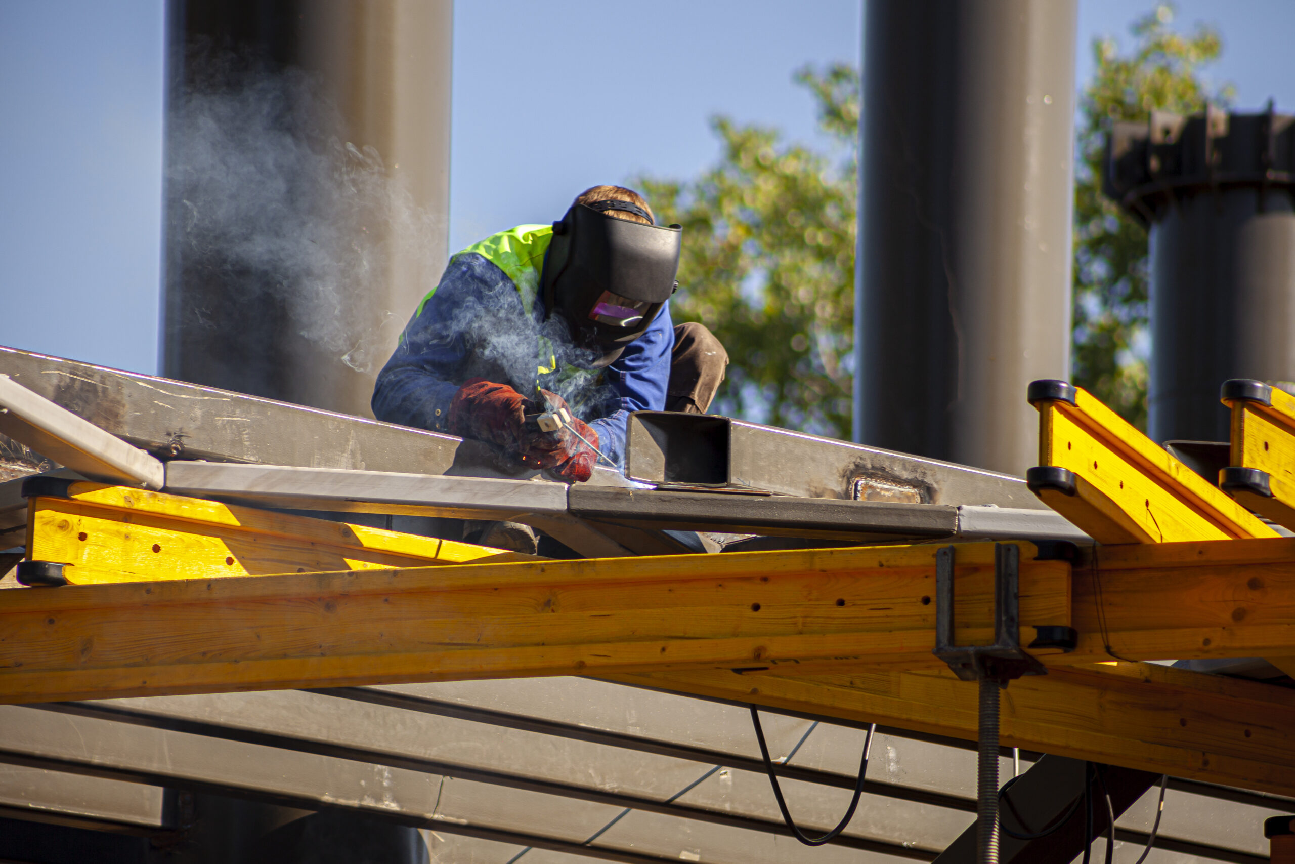 Certified welding of coil carrier fittings